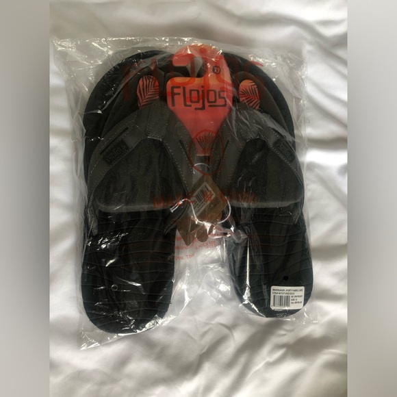 NWT Flojos black/grey wave runner flip flops, size 13. - Picture 6 of 7